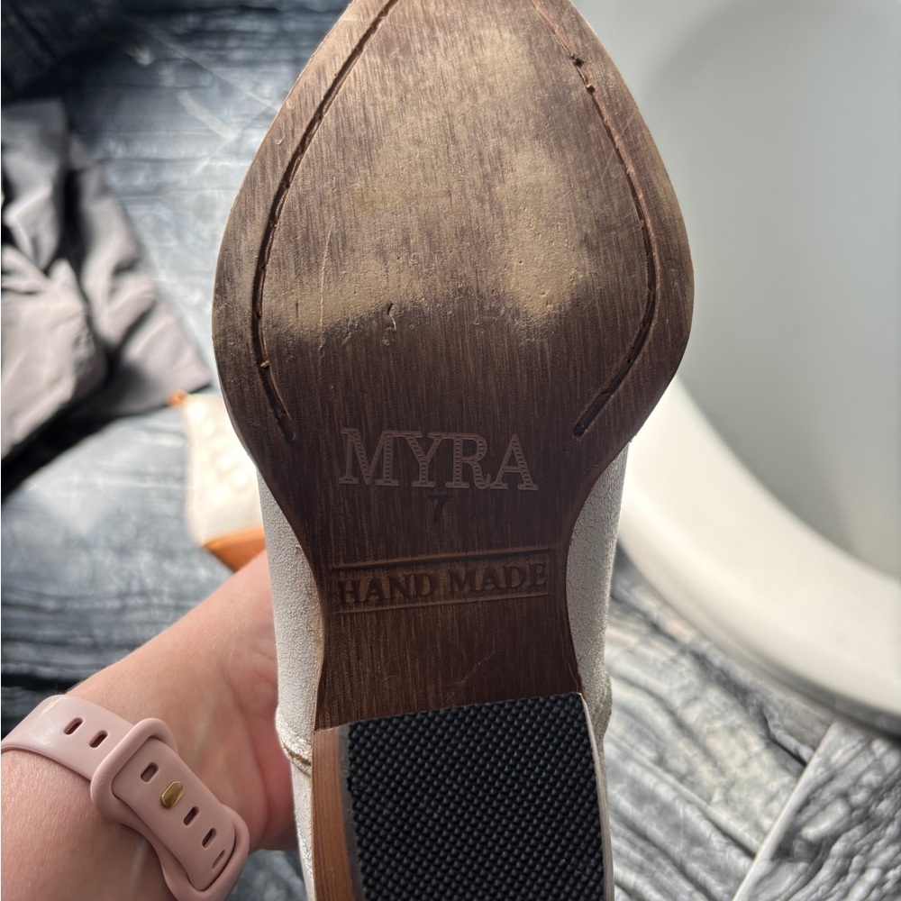 Myra handmade ankle boots - Picture 2 of 6